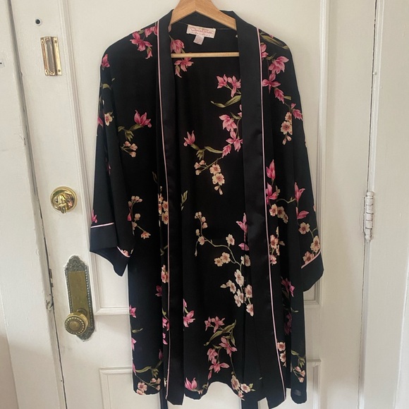 Oscar de la Renta Sleepwear Other - Vintage Oscar de la Renta pink label robe